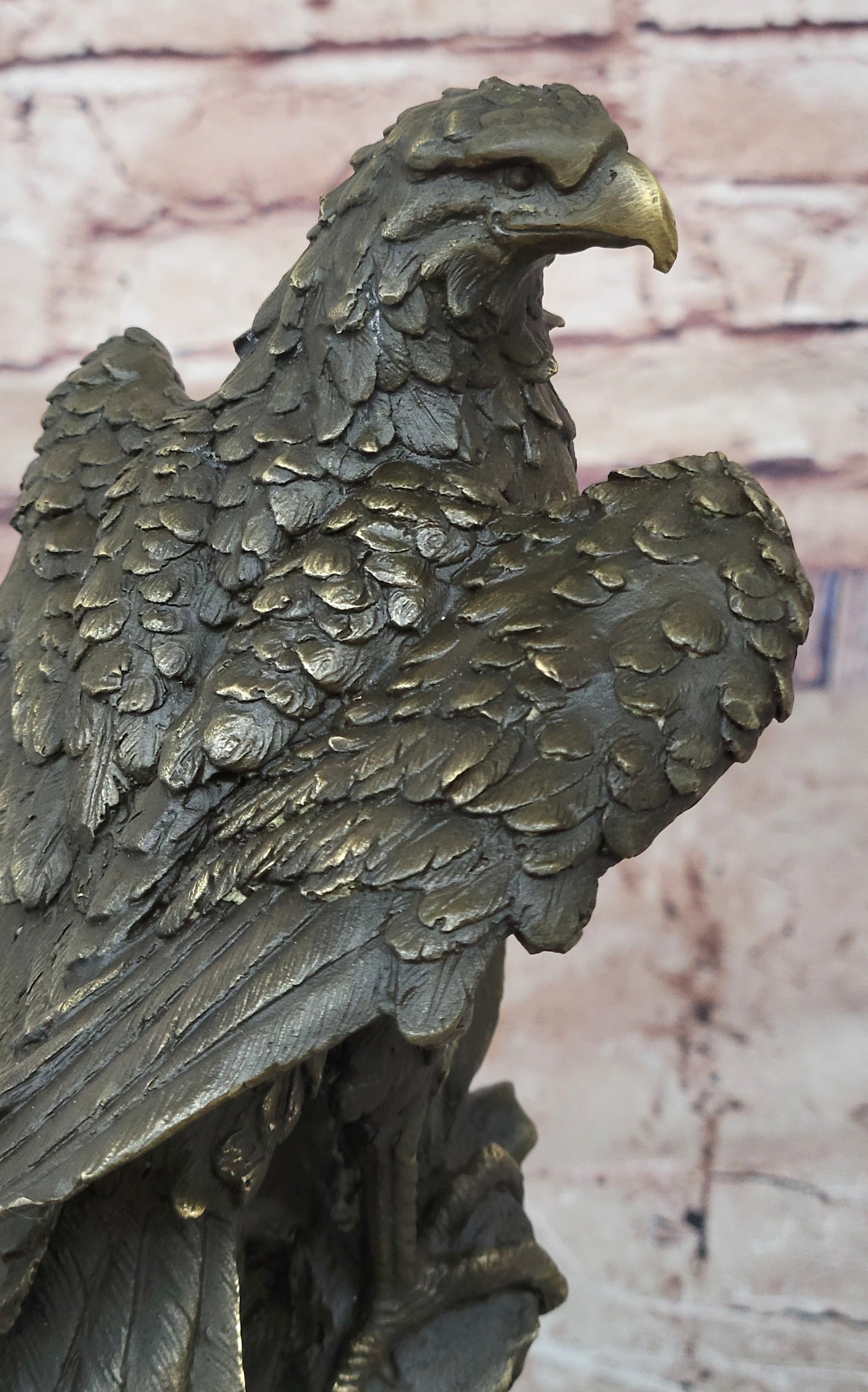 Regal Bronze Eagle Sculpture – Majestic Bird of Prey on Marble Base