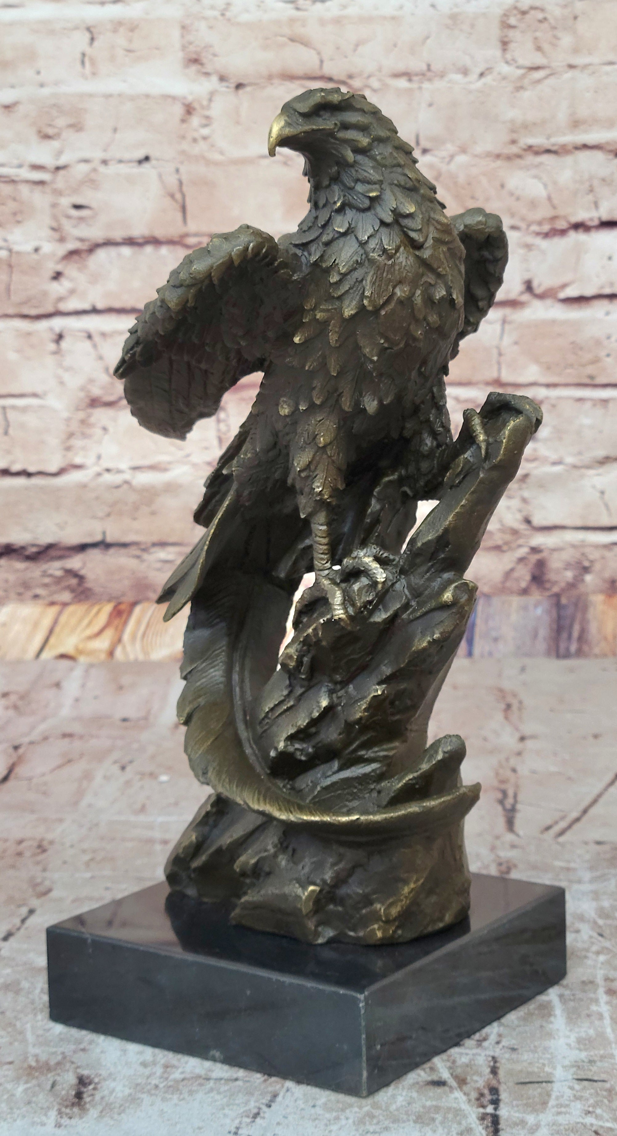 Regal Bronze Eagle Sculpture – Majestic Bird of Prey on Marble Base
