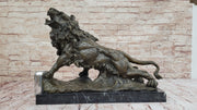Majestic Bronze Lion in Roaring Pose – Dynamic Wildlife Sculpture on Marble Base