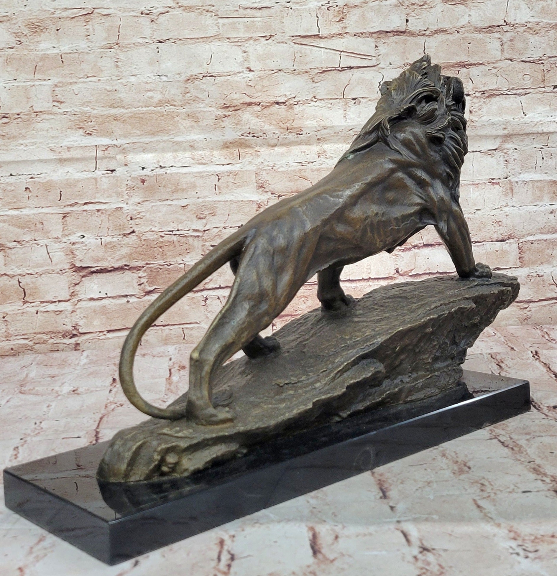 Standing Lion Bronze Sculpture – Detailed Wildlife Artwork on Marble Base