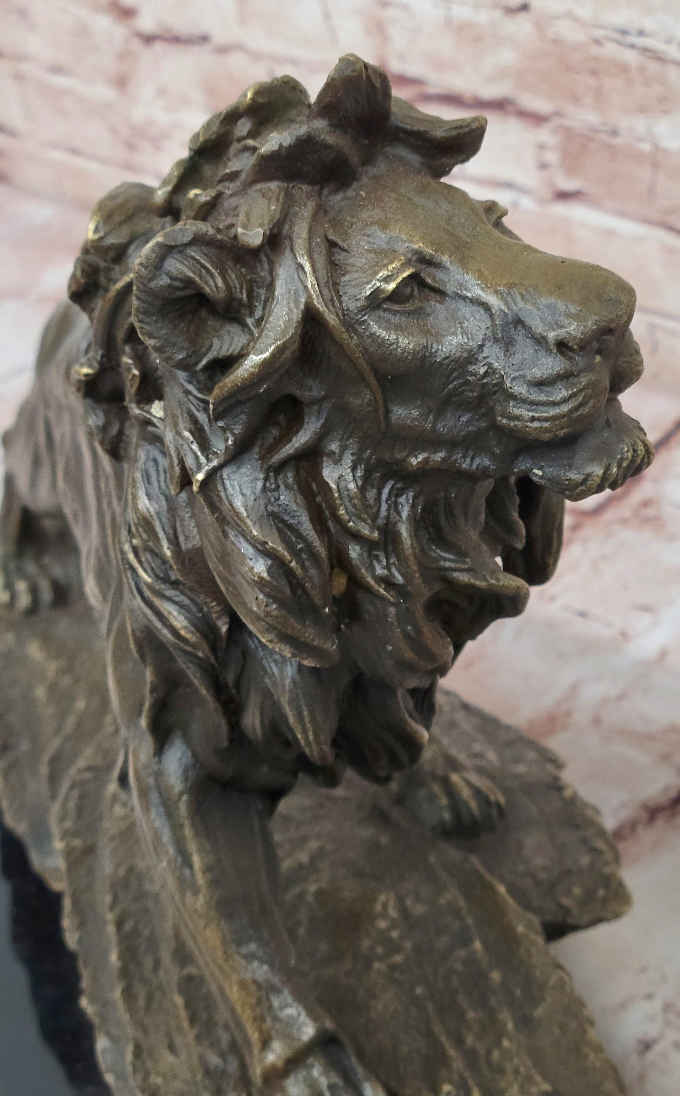 Standing Lion Bronze Sculpture – Detailed Wildlife Artwork on Marble Base