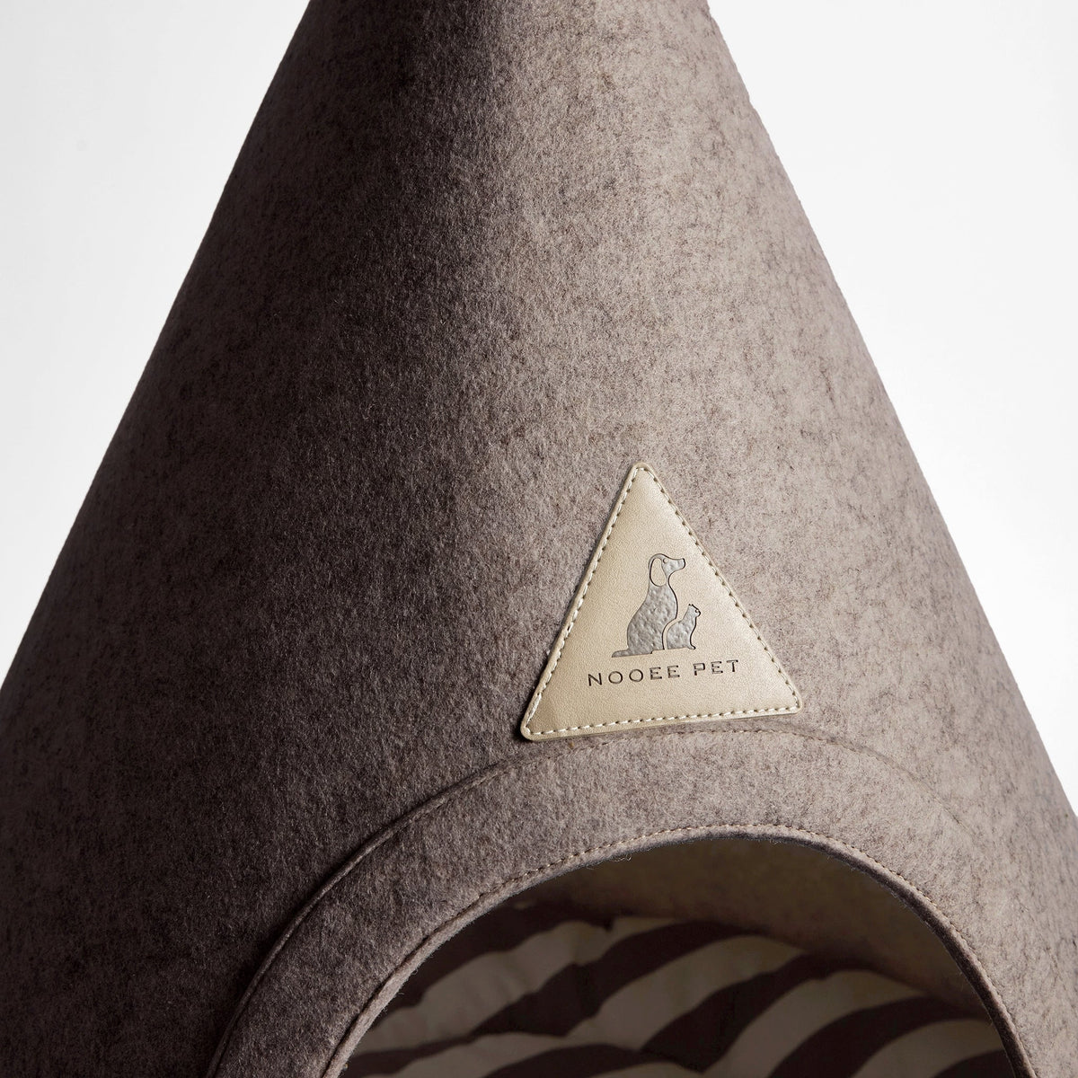Nooee Pet Cave Lucy (M) – Cream/Brown