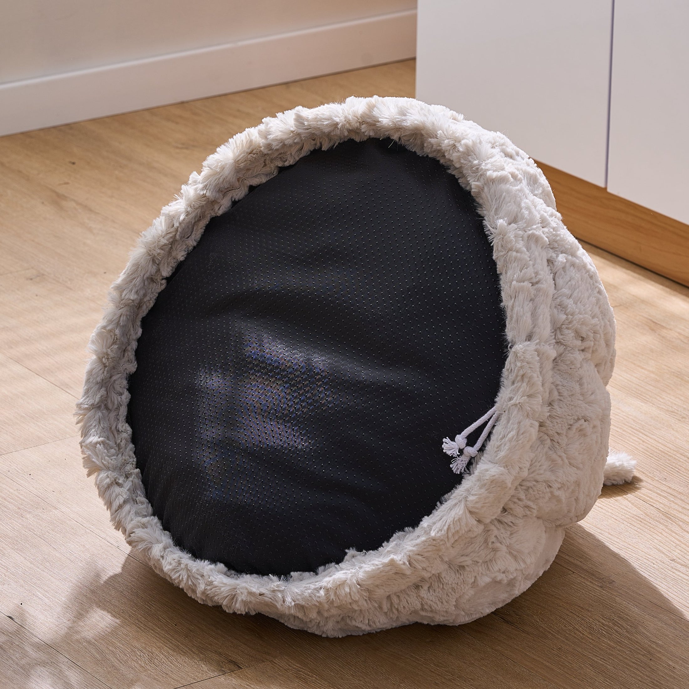 Rose Hut Luxury Enclosed Cat Bed for Indoor Cats
