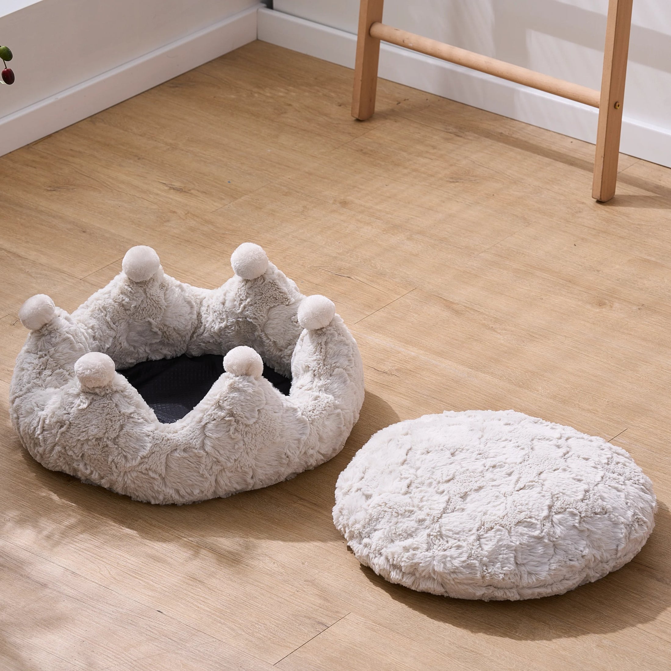 Rose Crown Cozy Luxury Plush Cat Bed for Indoor Cats