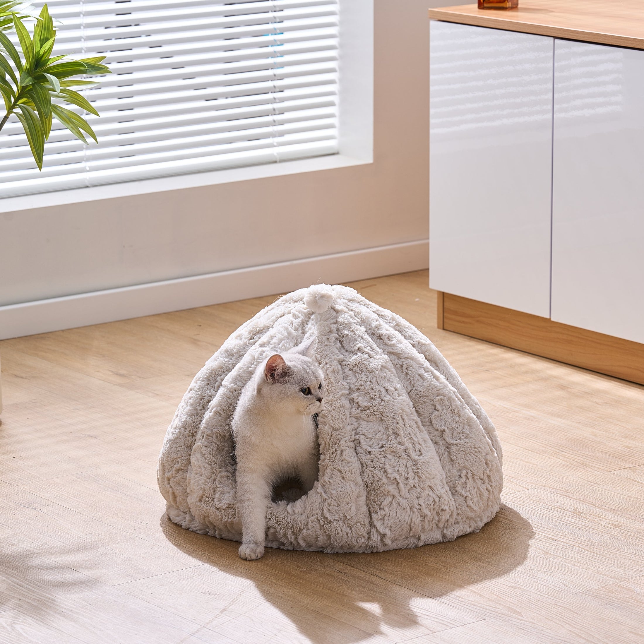 Rose Hut Luxury Enclosed Cat Bed for Indoor Cats