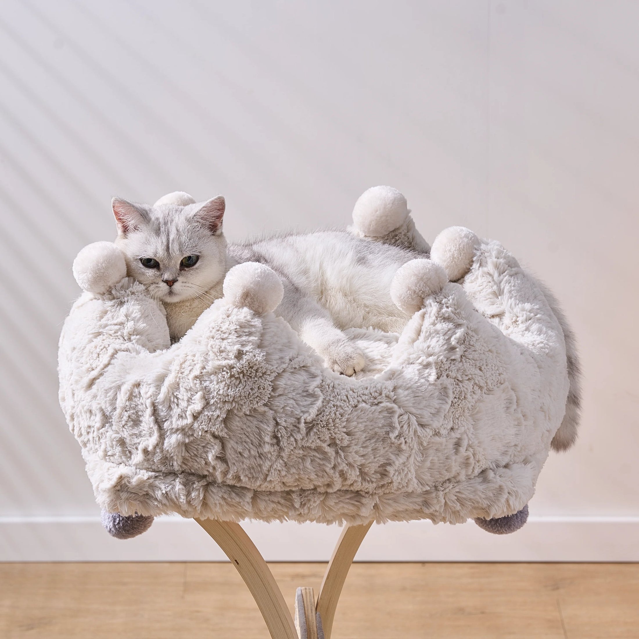 Rose Crown Cozy Luxury Plush Cat Bed for Indoor Cats