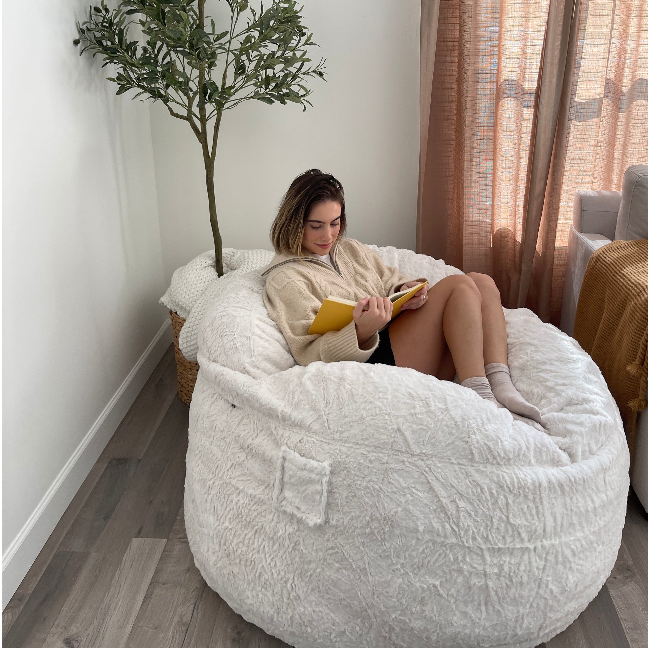 Adult Bean Bag Chair - Queen - NEST Faux Fur