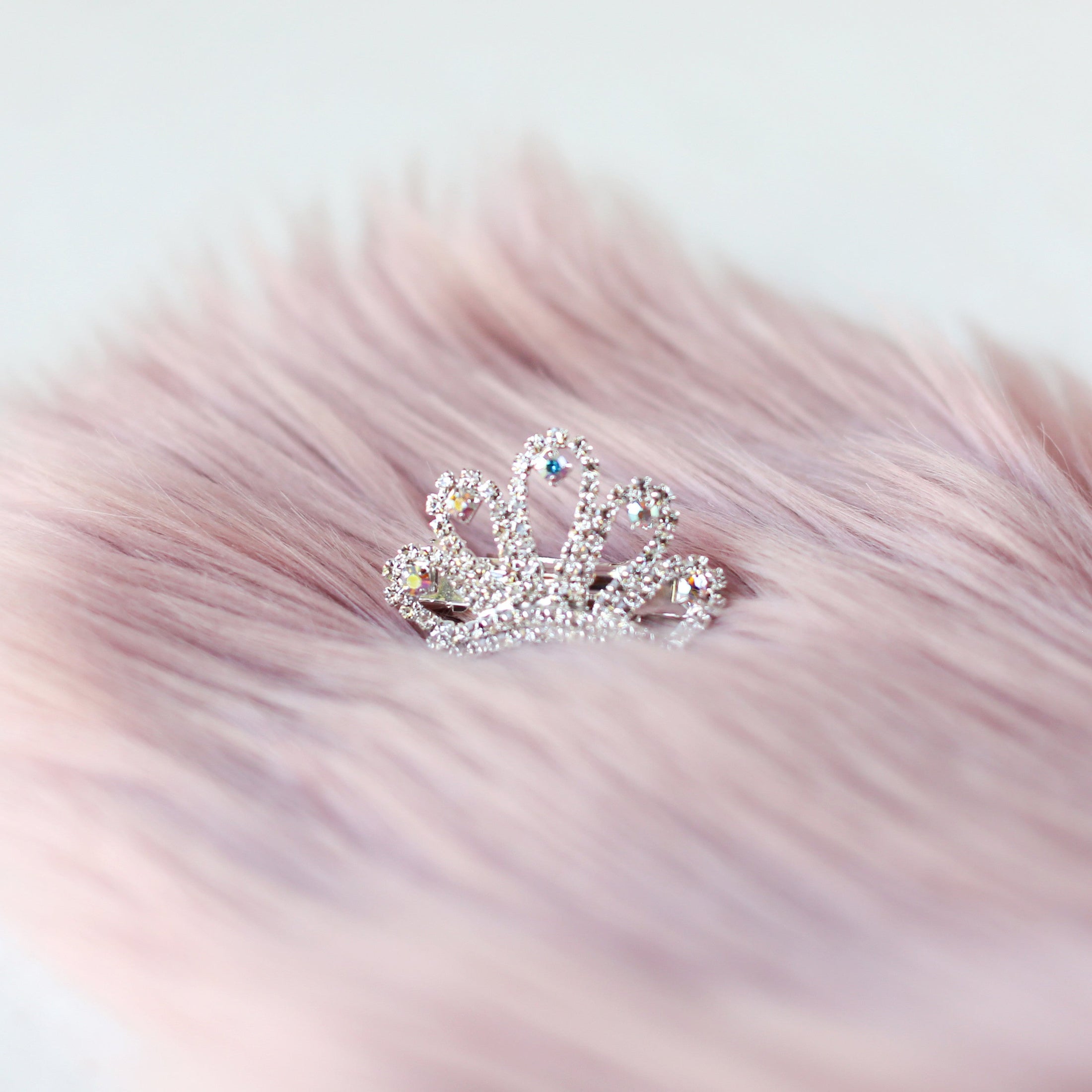 Tiara Barrette