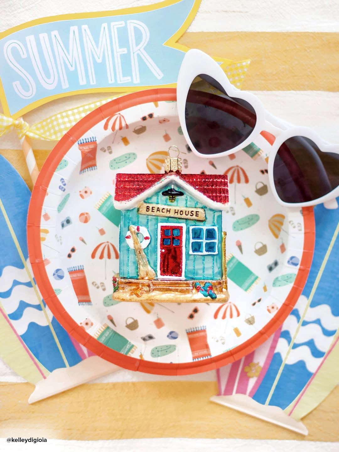 Beach House Ornament - Southlake Paws