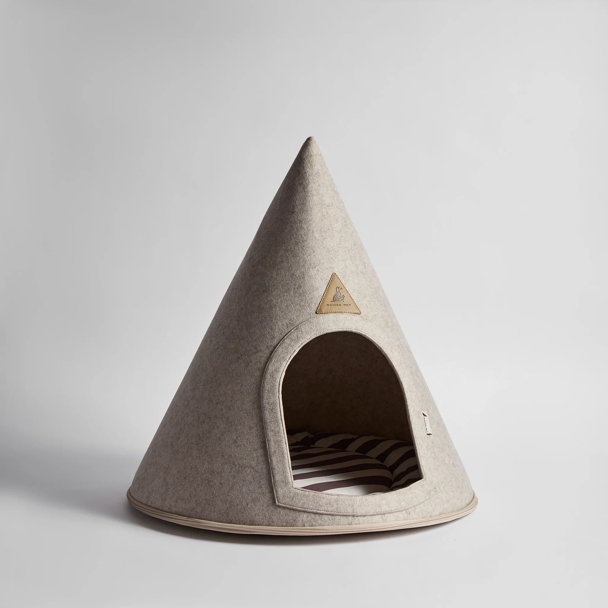 Nooee Pet Cave Lucy (M) – Cream/Brown